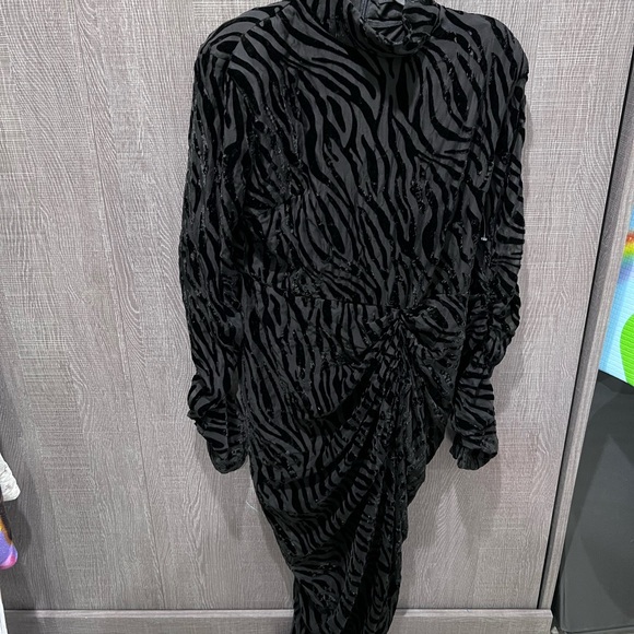 Pretty Little Thing Women's Plus Black Zebra Devore High Neck Draped Midi Dress - Picture 5 of 5